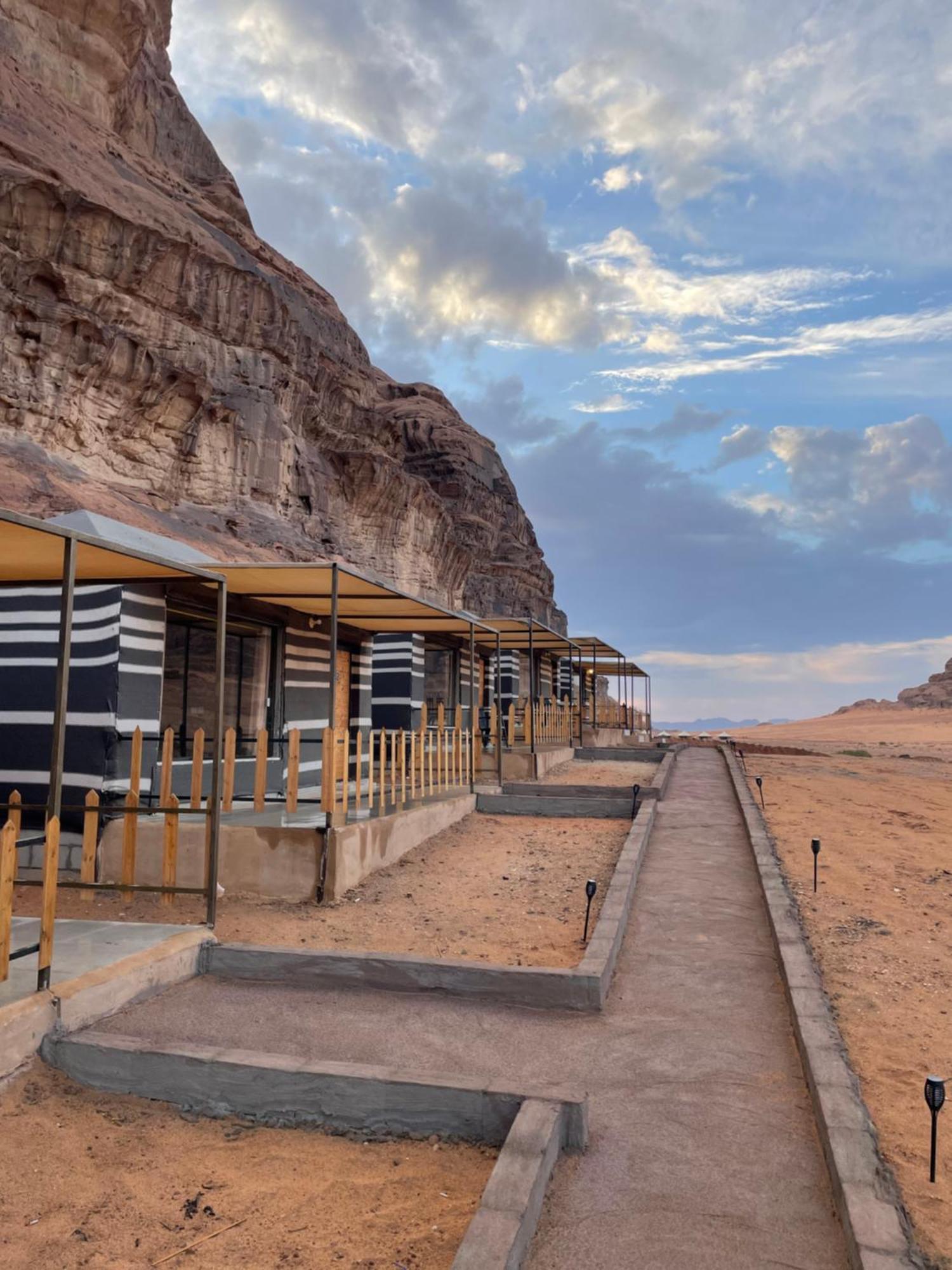 Hotel Zawaideh desert Camp Wadi Rum Exterior foto