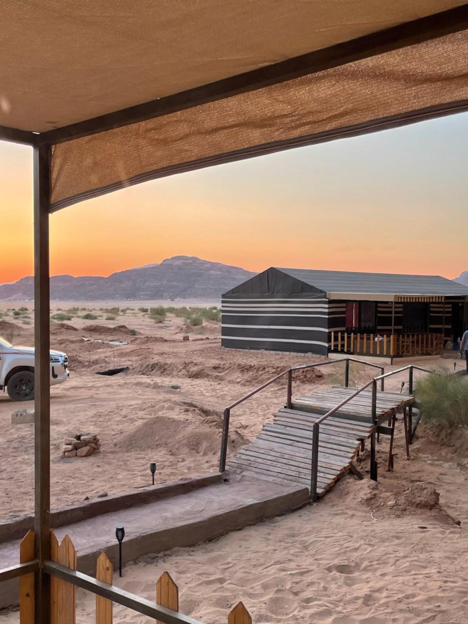 Hotel Zawaideh desert Camp Wadi Rum Exterior foto